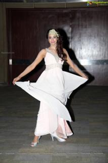 Sanjana feet photo 1