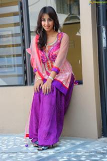 Sanjana feet photo 11