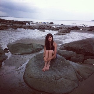 Sanjana Sanghi feet photo 1