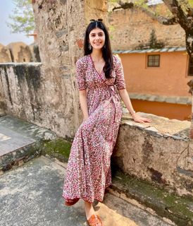 Sanjana Sanghi feet photo 12