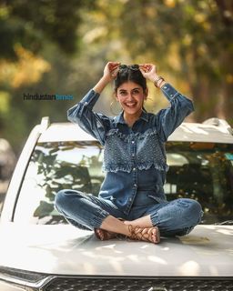 Sanjana Sanghi feet photo 1