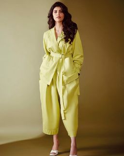 Sanjana Sanghi feet photo 18