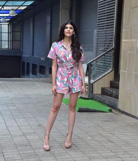 Sanjana Sanghi feet photo 10