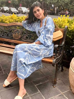 Sanjana Sanghi feet photo 6