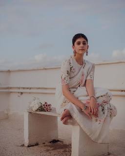 Sanjana Sanghi feet photo 19