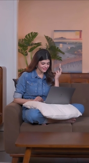 Sanjana Sanghi feet photo 14