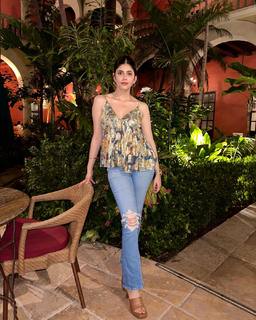 Sanjana Sanghi feet photo 9