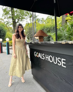 Sanjana Sanghi feet photo 12