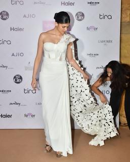 Sanjana Sanghi feet photo 4