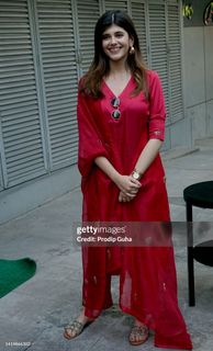 Sanjana Sanghi feet photo 11