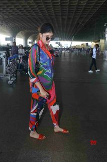 Sanjana Sanghi feet photo 8