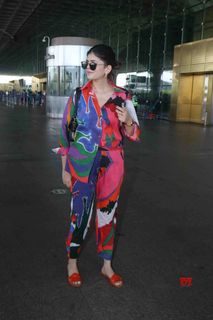 Sanjana Sanghi feet photo 7