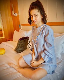 Sanjeeda Sheikh feet photo thumbnail