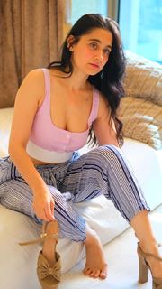 Sanjeeda Sheikh feet photo thumbnail