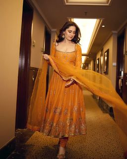 Sanjeeda Sheikh feet photo thumbnail
