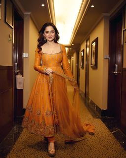 Sanjeeda Sheikh feet photo thumbnail