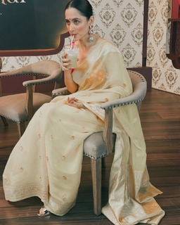 Sanjeeda Sheikh feet photo thumbnail