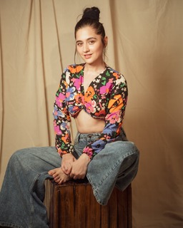 Sanjeeda Sheikh feet photo thumbnail