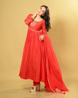 Sanjeeda Sheikh feet photo thumbnail