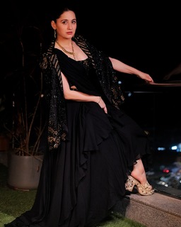 Sanjeeda Sheikh feet photo thumbnail