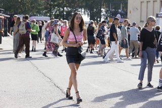 Sanna Marin feet photo thumbnail