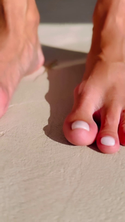 Sanna Marin feet photo thumbnail