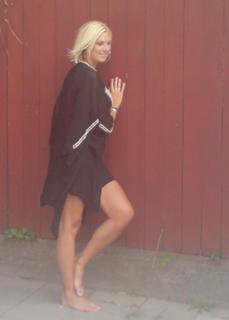 Sanna Nielsen feet photo 4