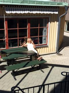 Sanna Nielsen feet photo 10