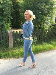 Sanna Nielsen feet photo 8