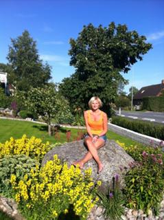 Sanna Nielsen feet photo 8