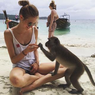 Sanne Vloet feet photo 4