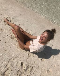 Sanne Vloet feet photo 16