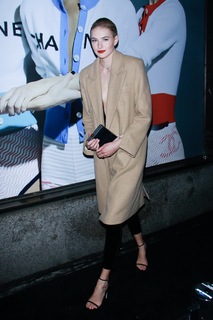 Sanne Vloet feet photo 4
