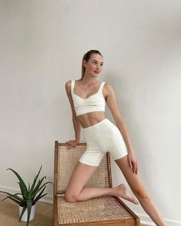 Sanne Vloet feet photo 1