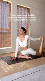 Sanne Vloet feet photo 6