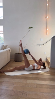 Sanne Vloet feet photo 2