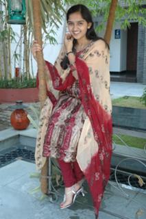 Sanusha feet photo 5
