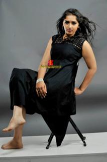 Sanusha feet photo 16