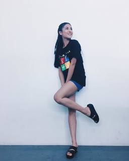 Sanya Lopez feet photo 2