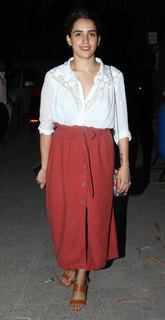 Sanya Malhotra feet photo thumbnail