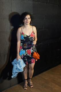 Sanya Malhotra feet photo thumbnail