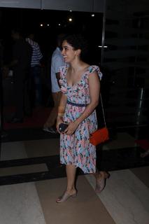 Sanya Malhotra feet photo thumbnail