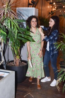 Sanya Malhotra feet photo thumbnail
