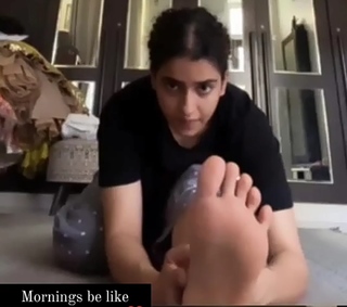 Sanya Malhotra feet photo thumbnail