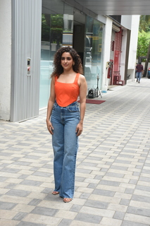 Sanya Malhotra feet photo thumbnail