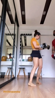 Sanya Malhotra feet photo thumbnail