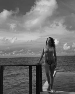 Sanya Malhotra feet photo thumbnail