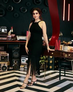 Sanya Malhotra feet photo thumbnail