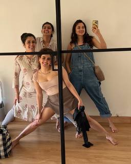 Sanya Malhotra feet photo thumbnail