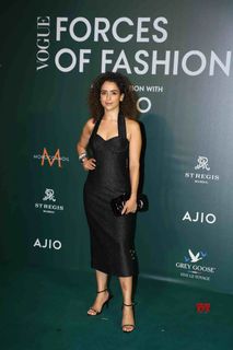 Sanya Malhotra feet photo thumbnail